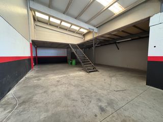 Nave industrial  Pol�gono r�stica-5 49g. Nave en venta y/o alquiler tambien opcion a compra