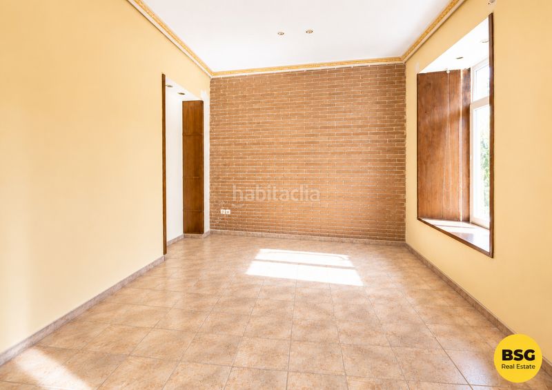 Foto 57cdb24d-c7c9-4245-8798-8a1300cdd851. Local comercial a calle del olmo 27 a Embajadores-Lavapiés Madrid