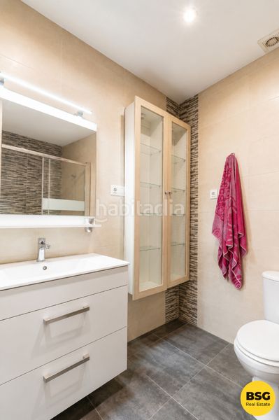 Foto e887afd6-7391-4a73-aa9c-b14cdd525732. Local comercial a calle del olmo 27 a Embajadores-Lavapiés Madrid