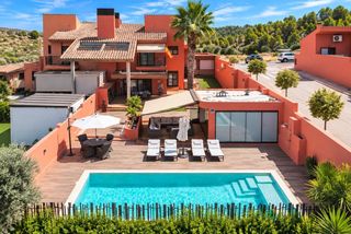 Towny house  Paseo a - pp casa blanca. La villa resort 30  un resort privado en caravaca de la cruz