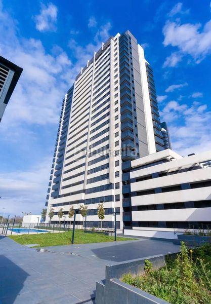 Foto 6ce7664b-1aa9-4009-9a42-03255800e368. Rent flat with heating parking pool in Valdeacederas Madrid