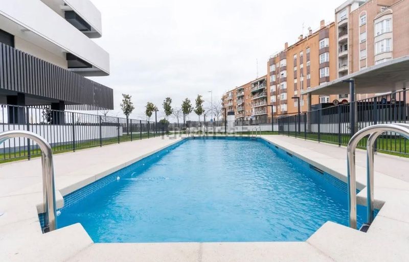 Foto 6fac8db1-84cc-4efb-80e8-bfffdb294fd2. Rent flat with heating parking pool in Valdeacederas Madrid
