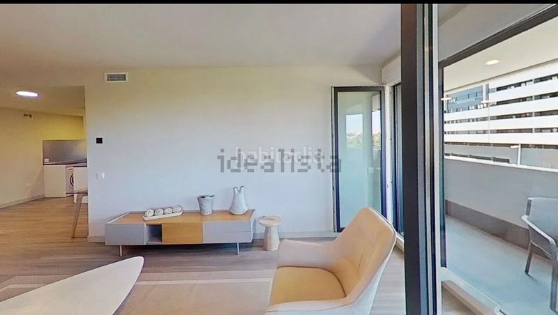 Foto 1632d244-9953-443c-b08b-14f65878a550. Rent flat with heating parking pool in Valdeacederas Madrid