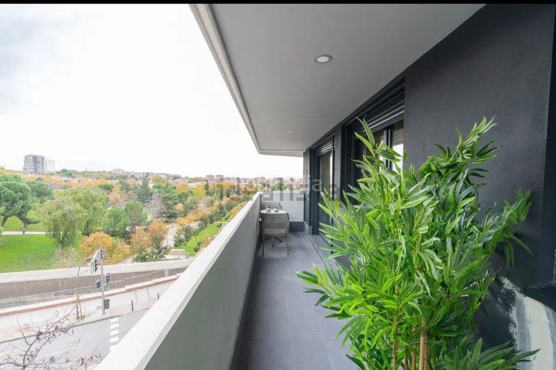 Foto 82c2d52d-3745-4586-98a7-bbc8d4f35550. Rent flat with heating parking pool in Valdeacederas Madrid