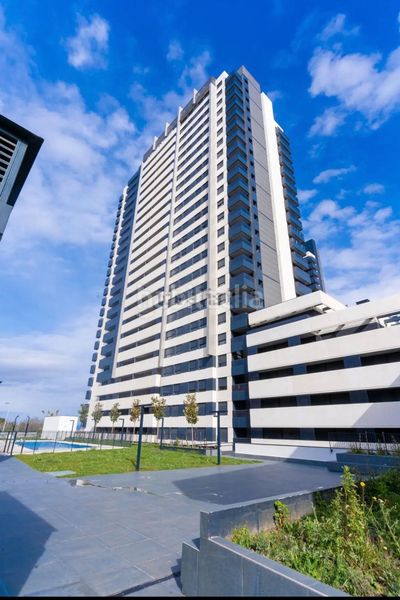 Foto 87ef28f4-0f30-4e11-b906-b7d912528211. Rent flat with heating parking pool in Valdeacederas Madrid
