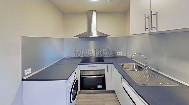Foto 94547c0f-5e45-4d3a-9494-63a6ae9383d8. Rent flat with heating parking pool in Valdeacederas Madrid