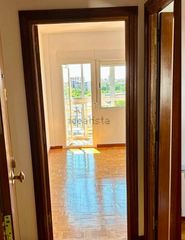 Lloguer Pis en Las �guilas. Alquiler de �tico reformado en cuatro vientos con terraza y exce
