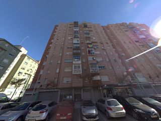 Pis a Plaza Montella número cinco planta séptima puerta "D"