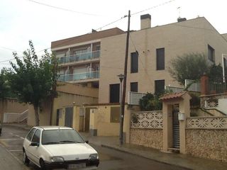 Pis  Calle irlanda, n� 29, esc. b, p0 p03. Vivienda en venta en segur de calafell