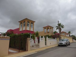 Pis a CALLE MIJAS 6 ESC.1 PL.00 PT. 22B URB. ENTREGOLF