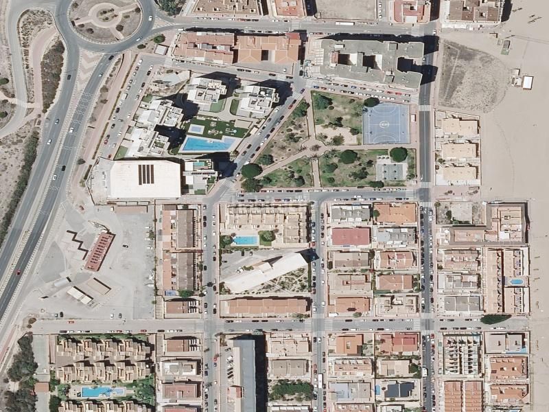 Foto 1b0b91bb-0d48-4a1c-b5ae-9ef45d3effe7. Pis a Los Europeos Torrevieja
