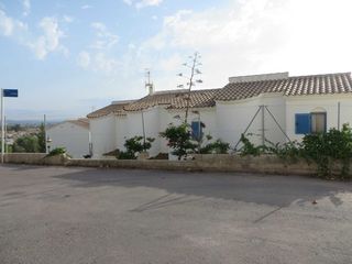 Pis a partida Roquetes, Ubicado en Urbanizacion residencial Vista-Bell