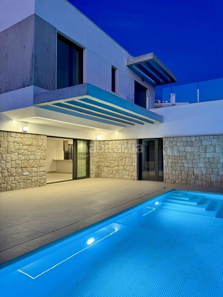 Foto 16db8024-aa86-464b-b926-2fa4d3577ef9. Casa amb aparcament piscina a Golf Bahía Finestrat