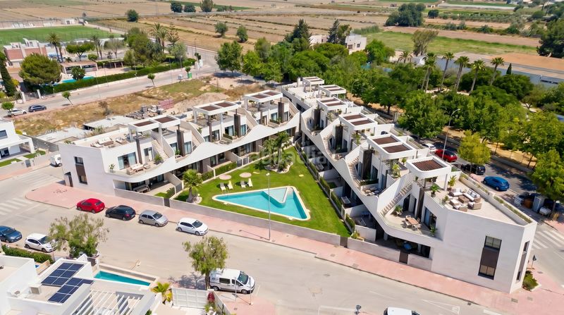 Foto b20a9bbb-37ff-4140-9659-e674bd719d5d. Casa bungalow alto en San Fulgencio