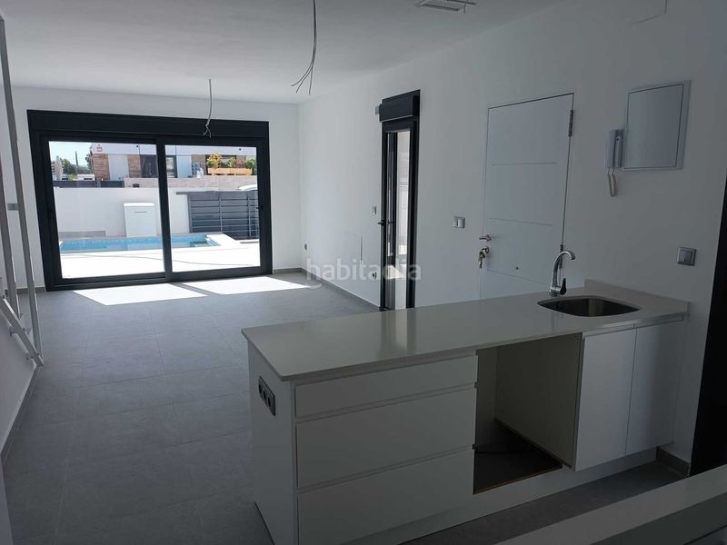 Foto fa6667a1-98cf-48f4-b0ca-d6b94dcd8008. Casa amb aparcament piscina a Daya Nueva