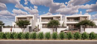 Semi detached house  Avenida de la mujer. Adosado con piscina privada en dolores