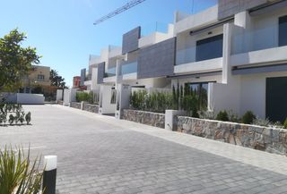 House  Calle zv 54. Bungalow bajo de 3 dormitorios en torrevieja