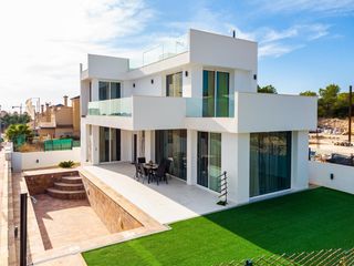 Reihenhaus  Calle de la garza. Adosado con piscina privada en villamartin