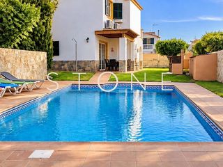 Xalet a Cala Blanca. Espectacular chalet con licencia turística en cala blanca, ciuta
