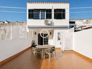 Maison à Ferreries poble. Espectacular casa de 250 m2 con terrazas en una tranquila zona d