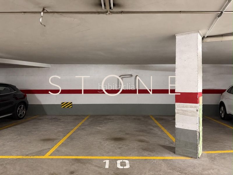 Foto 904b4e27-4881-4712-824b-a58a59888478. Flat with parking in Olot