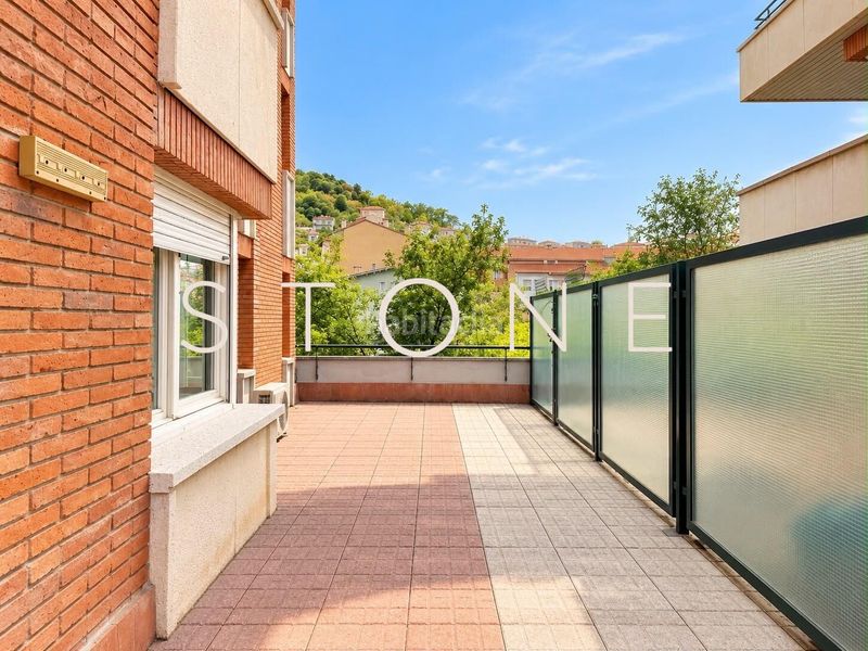 Foto b2a32ea7-6dad-4437-9fd4-87112d961520. Flat with parking in Olot