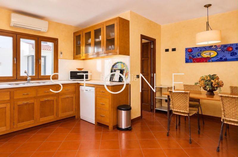 Foto 4b23d216-dfa0-4214-82a0-73ce442e66fd. Casa amb calefacció aparcament piscina a Cala en Blanes Ciutadella de Menorca