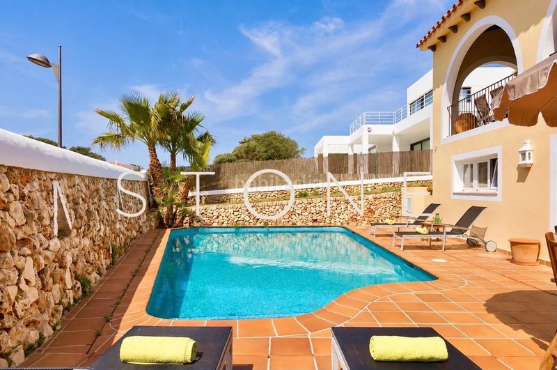 Foto e41c6244-8010-4020-bdac-4614b5531a80. Casa amb calefacció aparcament piscina a Cala en Blanes Ciutadella de Menorca