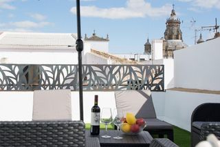 Miete Etagenwohnung in Calle acetres 5. Alójate en el corazón de sevilla