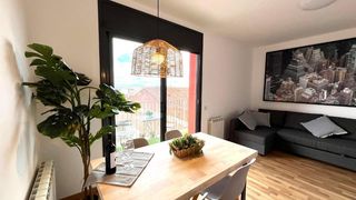 Lloguer Pis a Avinguda de l'abat marcet 35. Amplio apartamento recién reformado de 2 dormitorios con salón