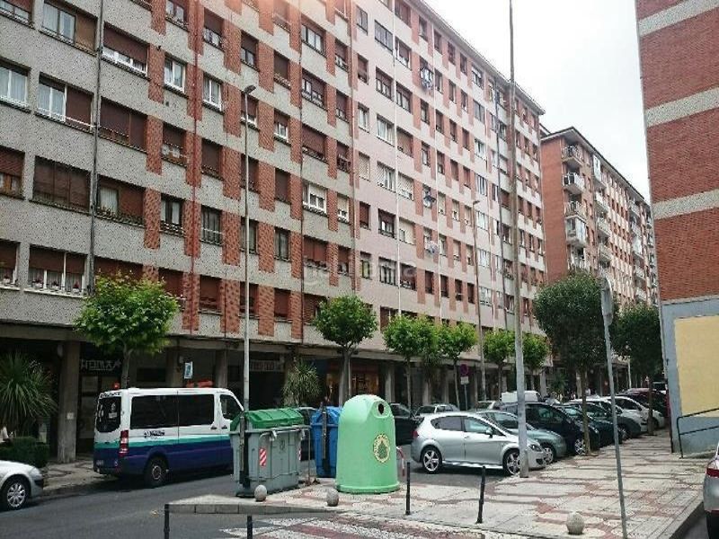 Foto fad2bba8-ee9c-4e05-a311-8f3cc38e7d15. Pis a Bagatza - S. Vicente Barakaldo