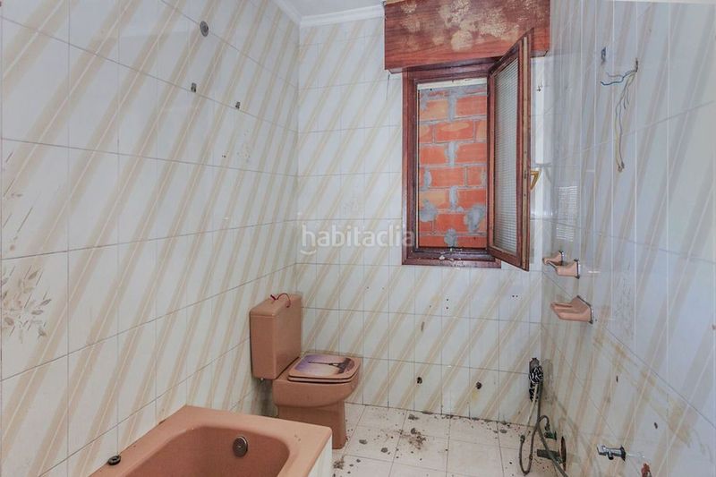 Foto e370676b-ca5d-4b76-8fc2-60d09116d176. Chalet en barrio las torcachas 12 en Carranza