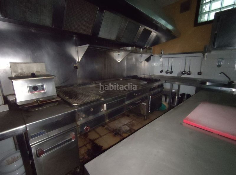Foto a6d284a2-0958-42ec-8319-7c15772e4522. Edificio en calle landaluze 2 en Llodio