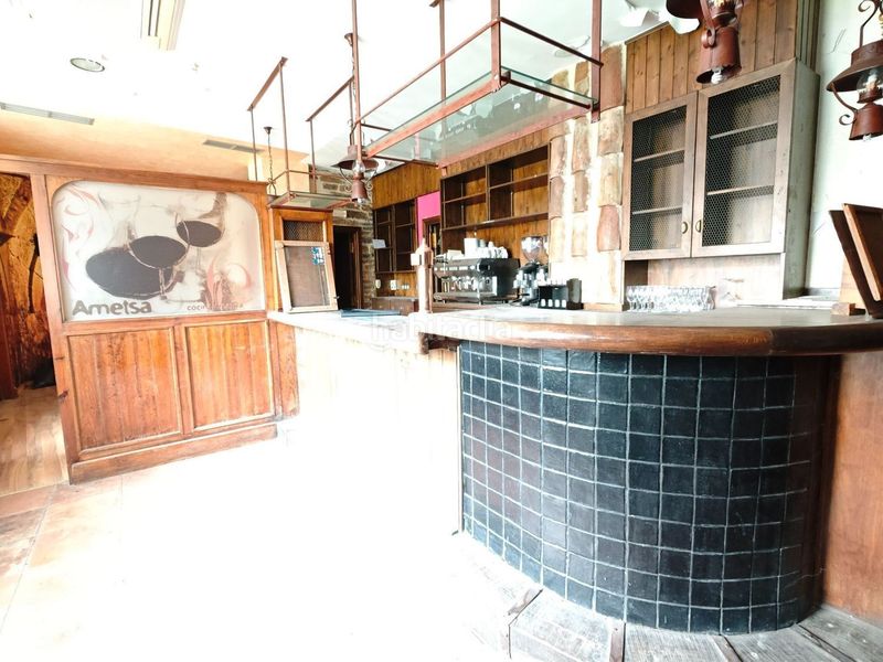 Foto fb5d8ad7-771e-420f-a8a6-bfd11c9e3a5a. Edifici a calle landaluze 2 a Llodio