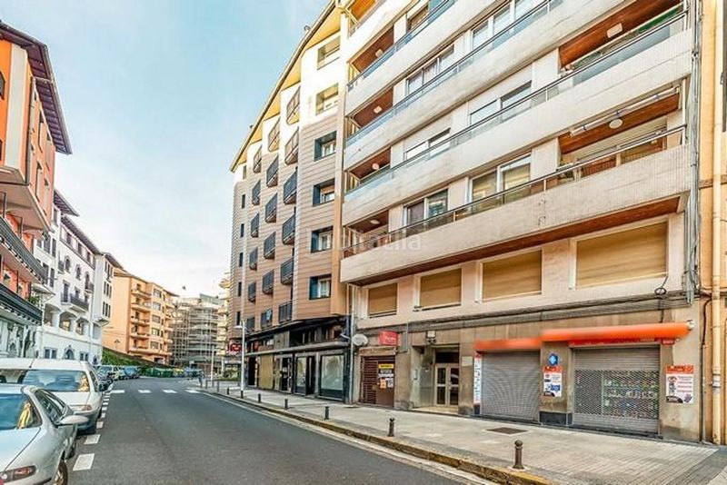 Foto e518ab23-2669-4ad6-8ce0-1918e4f3786f. Local comercial en calle escalantegui 21 en Pasaia