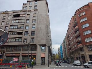 Aparcament cotxe a Calle de rodríguez arias 71. Amplio garaje en indautxu, bilbao