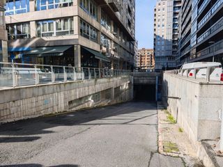 Aparcament cotxe a Calle de rodríguez arias 32. Amplio garaje en el corazón de indautxu, bilbao
