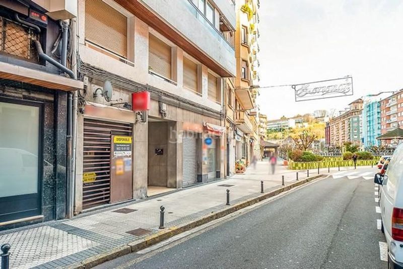 Foto de259ee3-df7c-45cf-b80d-e4d8b2c8b26c. Local comercial a calle hamarretxeta a Pasaia