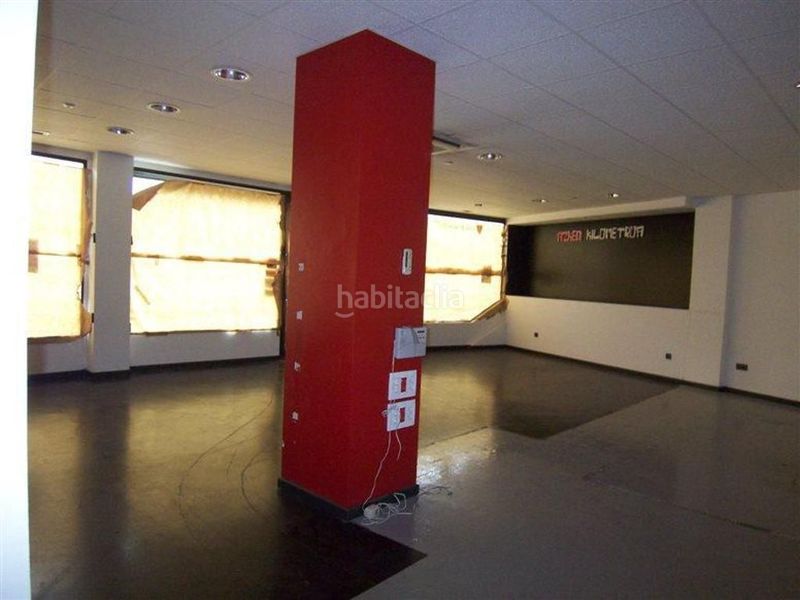 Foto d196c3b8-8beb-4f59-933d-edf529137974. Local comercial en calle marieluts en Hernani
