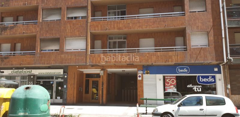 Foto f3d45a53-90f1-46e5-9e57-cdd95a645a28. Aparcament cotxe a Durango