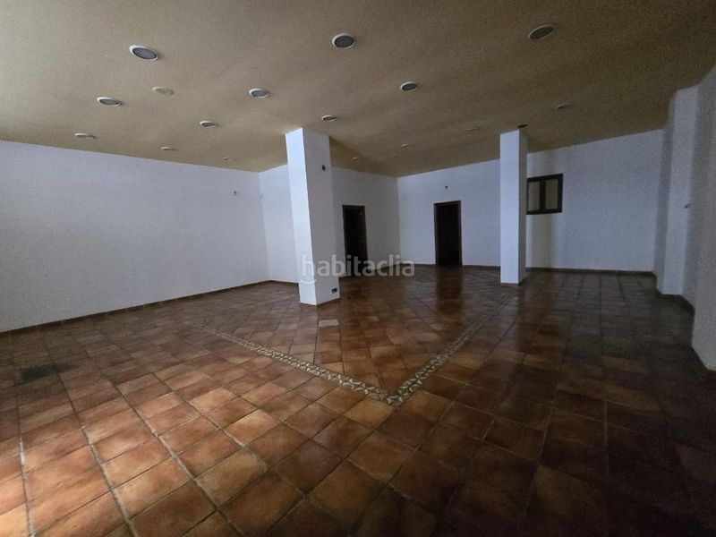 Foto c9db3ed2-769d-4bfc-bfc5-d6c7c4400966. Local comercial a calle oarso a Pasaia
