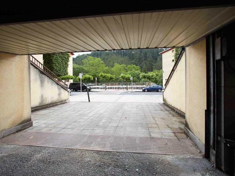 Foto 68cec642-199f-42fc-8058-44986c7af7e8. Parking coche en Berriz