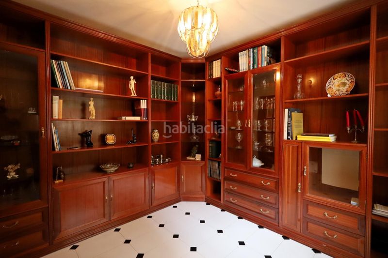 Foto 0a42b4ff-1455-4a26-b7c7-c9cd552d78be. House with heating parking in El Pinillo Torremolinos