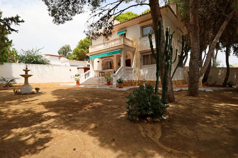 Foto 50293695-a054-46b1-8942-112ea4b65e06. House with heating parking in El Pinillo Torremolinos