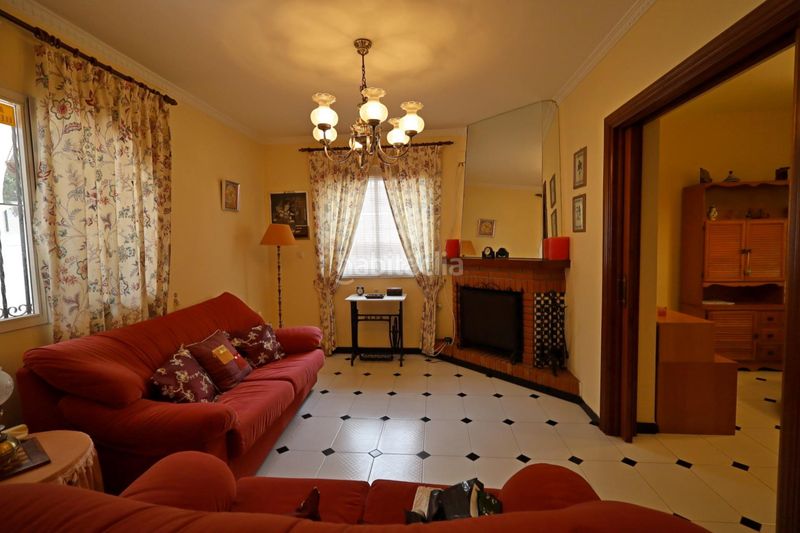 Foto ebadea60-adde-4ce3-bcaa-cfaa0fc2c446. House with heating parking in El Pinillo Torremolinos