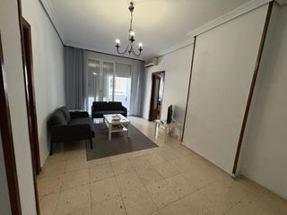 Pis a Ollerías - San Cayetano. Amplio piso de 5 dormitorios junto a ollerías