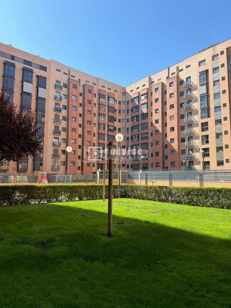 Foto 3f796696-33e1-49bf-98ed-eabc600d162f. Dúplex amb calefacció aparcament piscina a Ensanche de Vallecas-La Gavia Madrid