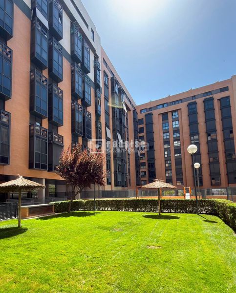 Foto a8b72677-0003-422e-9b06-8f2559e2c3c2. Dúplex amb calefacció aparcament piscina a Ensanche de Vallecas-La Gavia Madrid