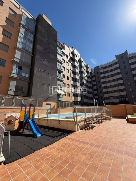 Foto 0c07ee73-f5b0-4829-a7f9-5923bebf993d. Pis amb calefacció aparcament piscina a Ensanche de Vallecas-La Gavia Madrid