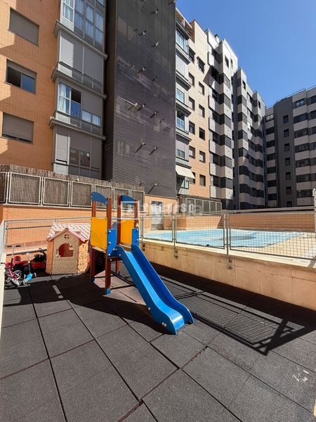 Foto b61059fd-f1a1-4eab-b7fe-a889671f8d75. Pis amb calefacció aparcament piscina a Ensanche de Vallecas-La Gavia Madrid